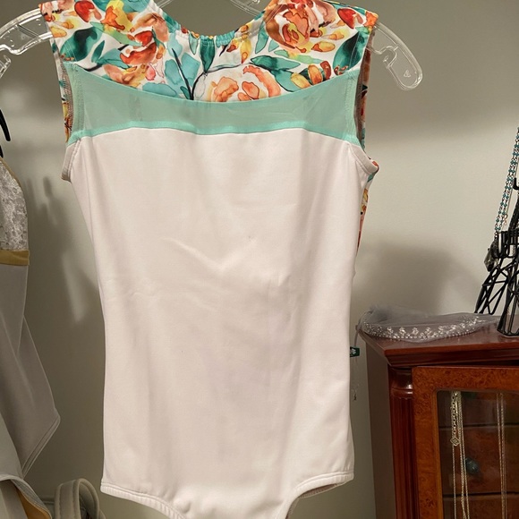 luckyleo Other - White luckyleo leotard// size medium// flattering